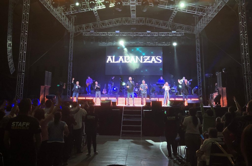 Realiza Iglesia Católica concierto “Cielo Abierto” en Boca del Río