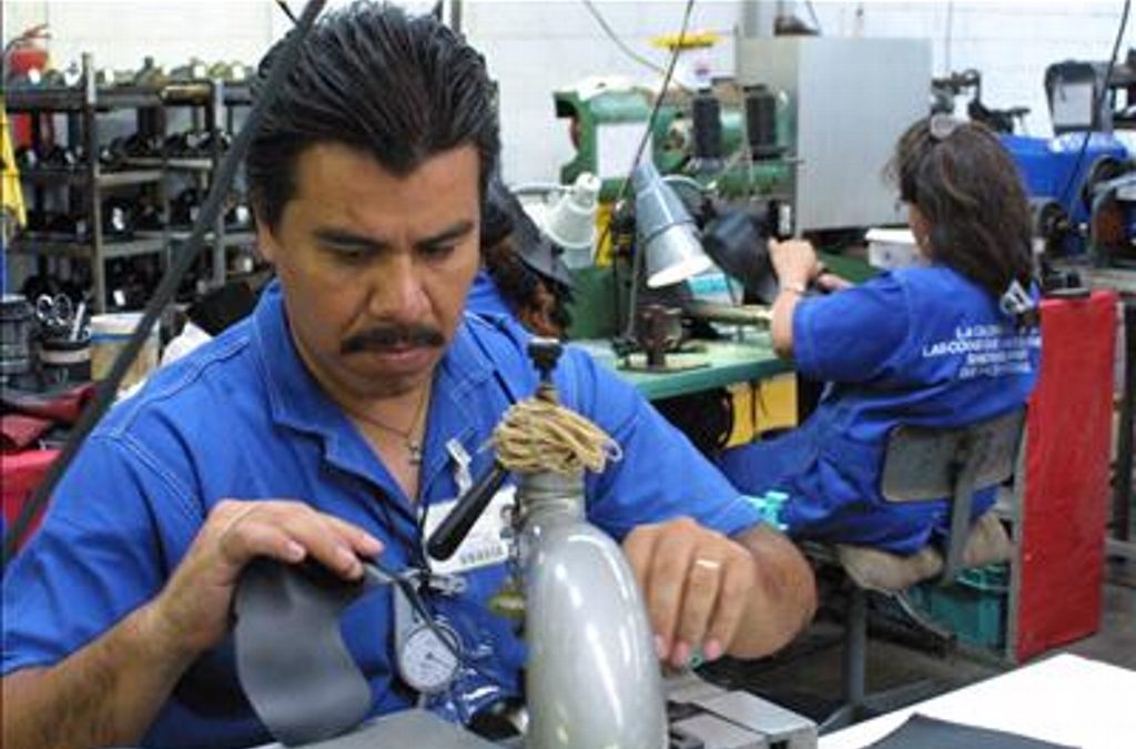 Trabajadores podrán acceder a un crédito Fonacot con intereses más bajos