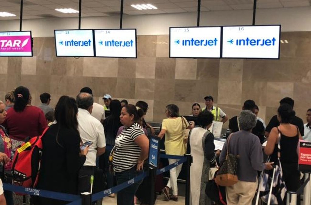 Usuarios inconformes por recurrentes retrasos en vuelos de Interjet