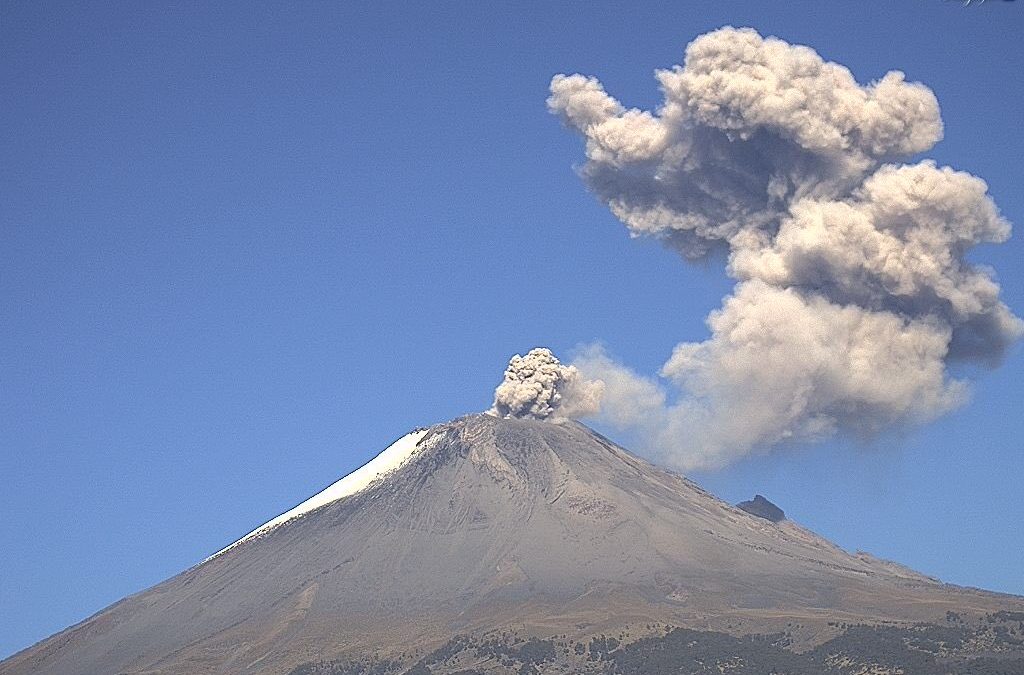 El #Popocatépetl ha presentado emisiones de ceniza durante esta mañana