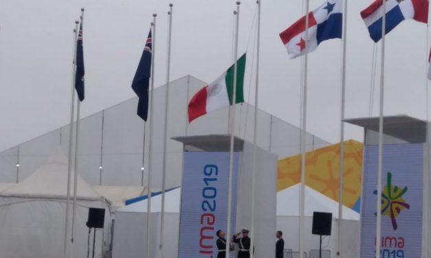 La bandera mexicana ?? ya ondea en tierras peruanas y está lista para los #JuegosPanamericanos de  @Lima2019Juegos  ??