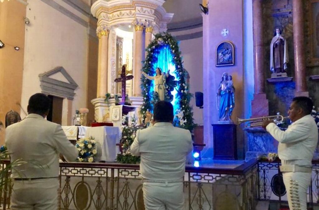 Le cantan las mañanitas a la Virgen de la Asunción en la Catedral de Veracruz (+Vídeo)