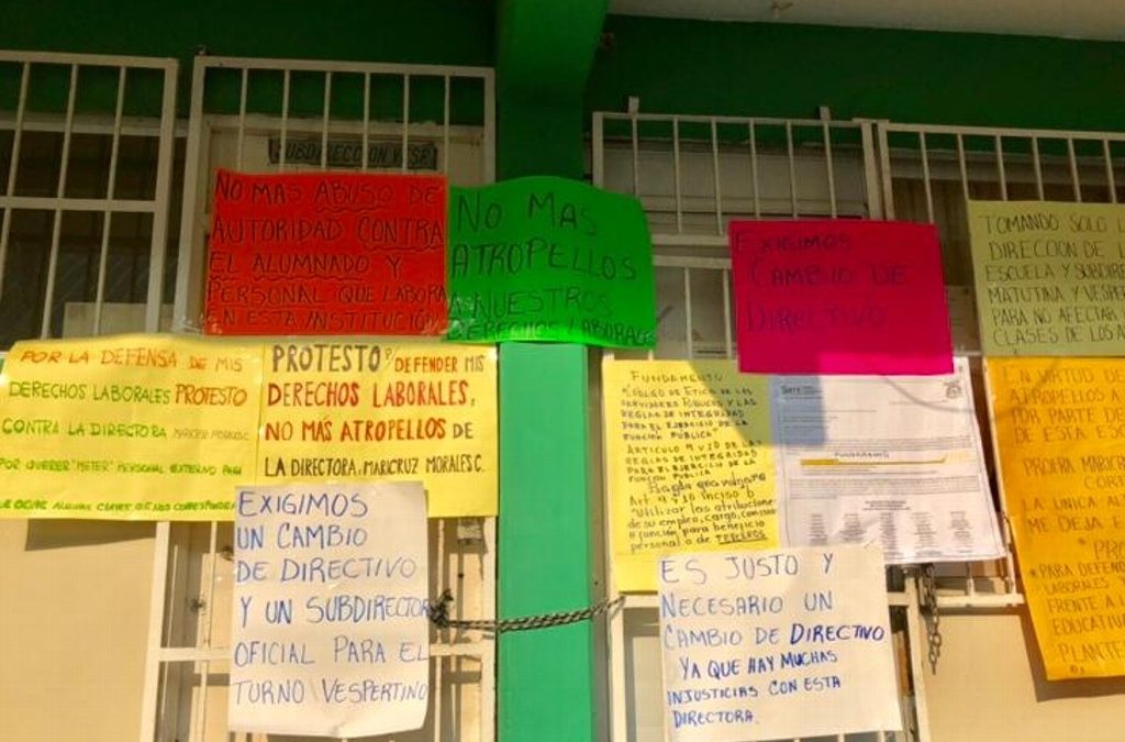 Maestros toman dirección de la secundaria “Emelia L. Turincio de Exsome”, en Veracruz