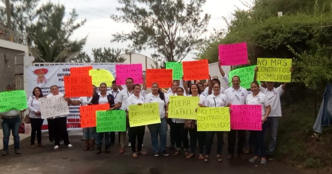 Personal docente del Instituto Tecnológico Superior de Alvarado y las Unidades Académicas de Tlalixcoyan, Medellin y Lerdo de Tejada realizaron este lunes un paro de labores para denunciar diversas arbitrariedades que viene cometiendo el director Rafael Zamudio Reyes.