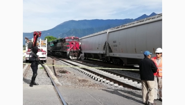 Chocan trenes en Río Blanco por irresponsabilidad del personal de locomotora