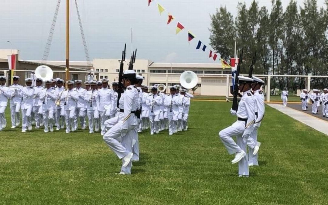 Se gradúan 36 marinos de Escuela de Escala de Mar de la Armada de México