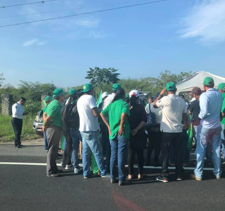 Bloquean autopista Veracruz -Xalapa