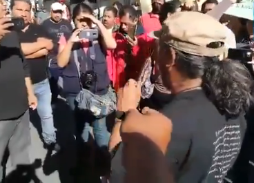 TAXISTAS PROTESTAN FRENTE AL PALACIO MUNICIPAL DE ORIZABA