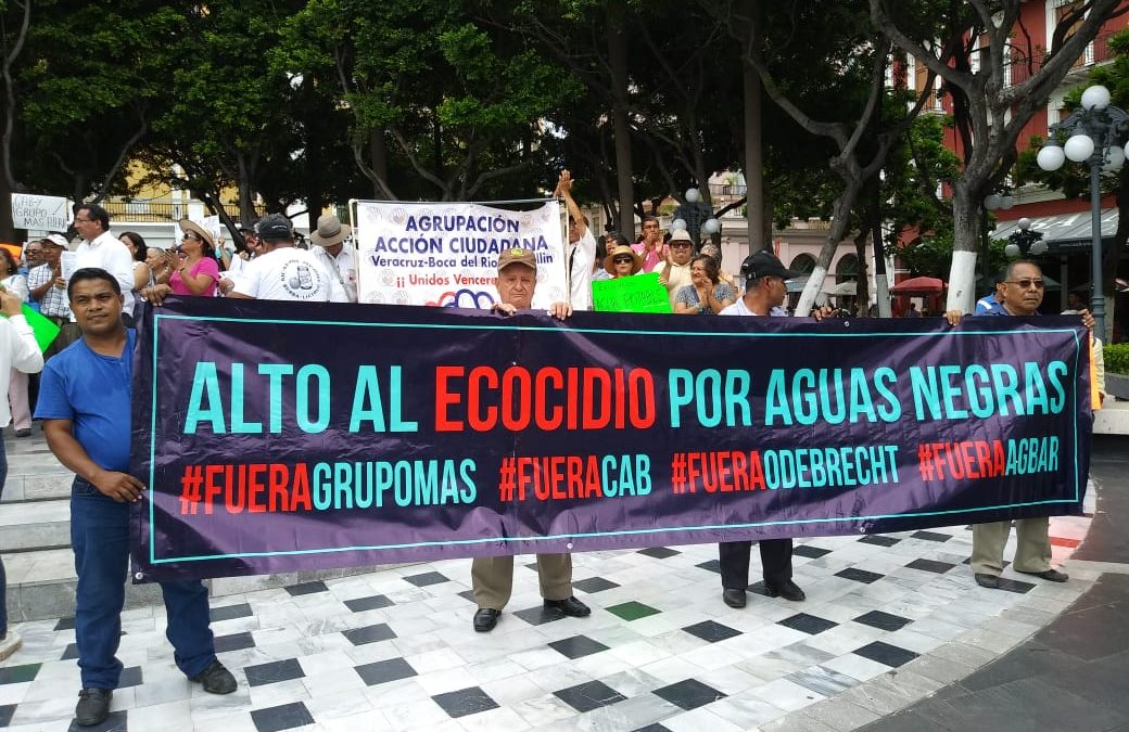 Ciudadanos y agrupaciones marchan contra Grupo MAS en Veracruz
