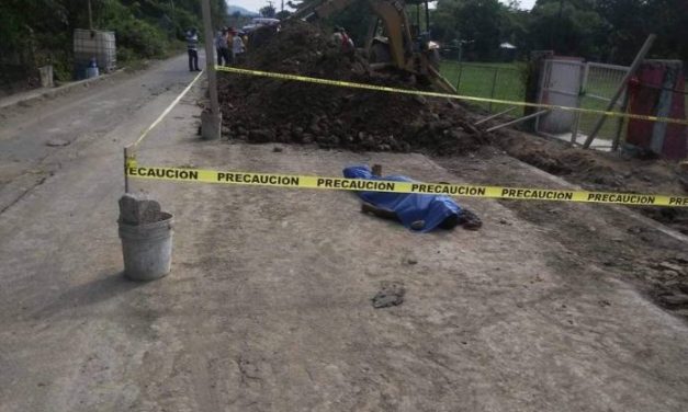 Muere aplastado por un alud de tierra