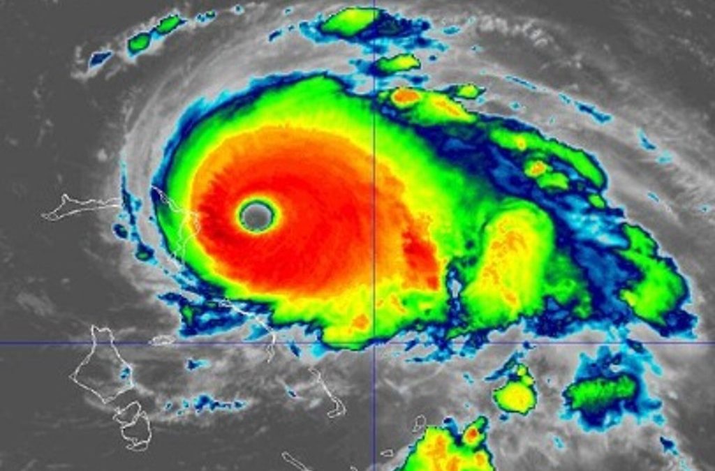 «Dorian» presenta vientos catastróficos