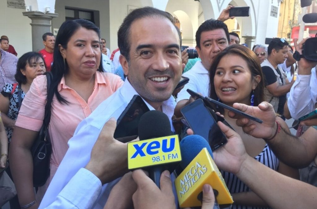 «Provocación ridícula la manifestación de cuatro personas»: Alcalde de Veracruz