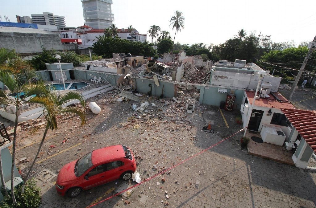 Alrededor de 40 departamentos sufrieron daños por explosión en restaurante: PC