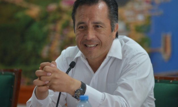 Cuitláhuac autoriza condonaciones para vehículos particulares