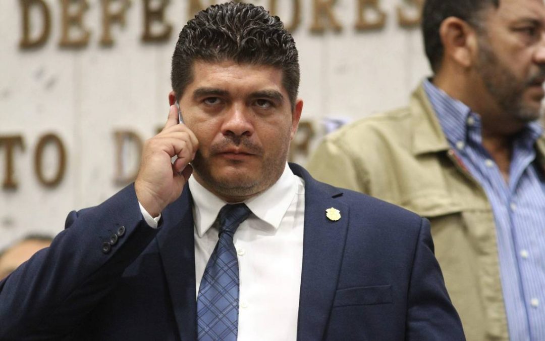 898 directores serán sancionados por paro de «brazos caídos»: SEV