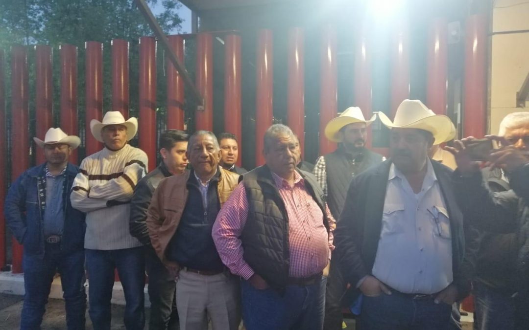 Se manifiestan campesinos de Veracruz en la Cámara de Diputados