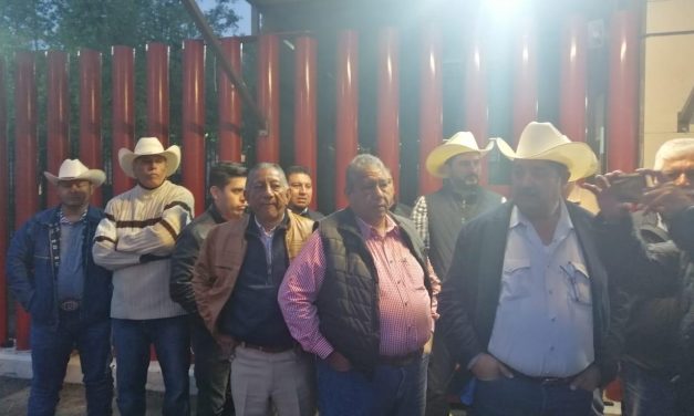 Se manifiestan campesinos de Veracruz en la Cámara de Diputados