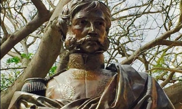 Roban monumento (VER VIDEO) de Ciriaco Vázquez en Veracruz