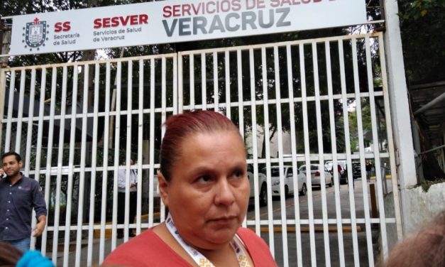 Detienen donación de campana oncológica; padres buscan al secretario de Salud