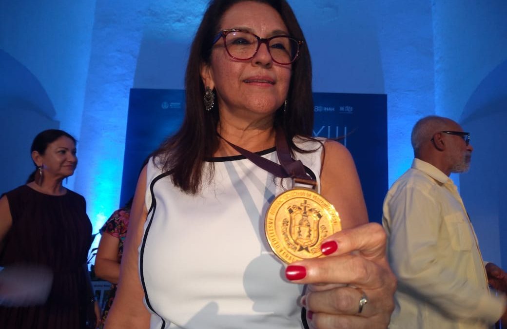 Entregan medalla Gonzalo Aguirre Beltrán en Veracruz