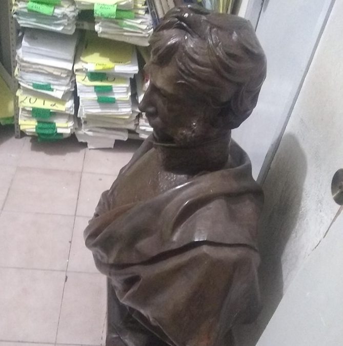 Aparecio el busto de Ciriaco Vázquez