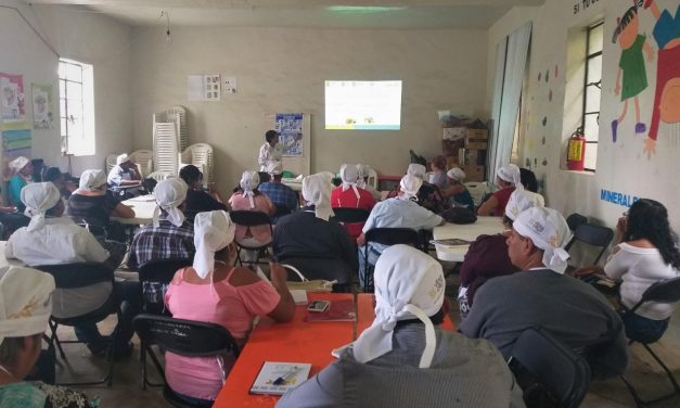 Capacita Secretaría de Salud a padres y maestros en nutrición saludable