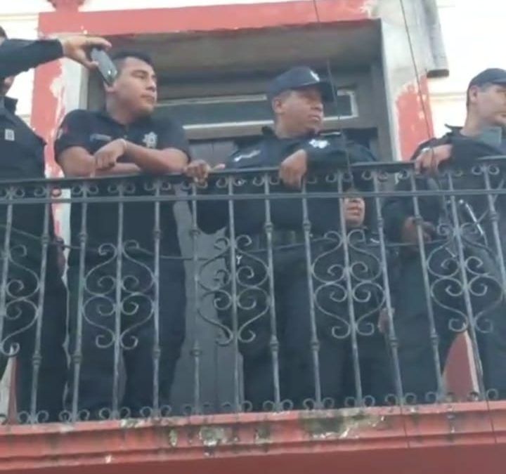 El pueblo de Alvarado se levanta contra la policía estatal, denuncia la detención ilegal de 15 menores de edad