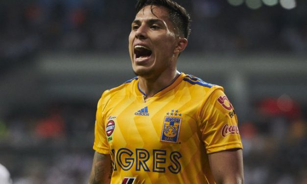 Carlos Salcedo podría dejar Tigres para volver a jugar en Europa