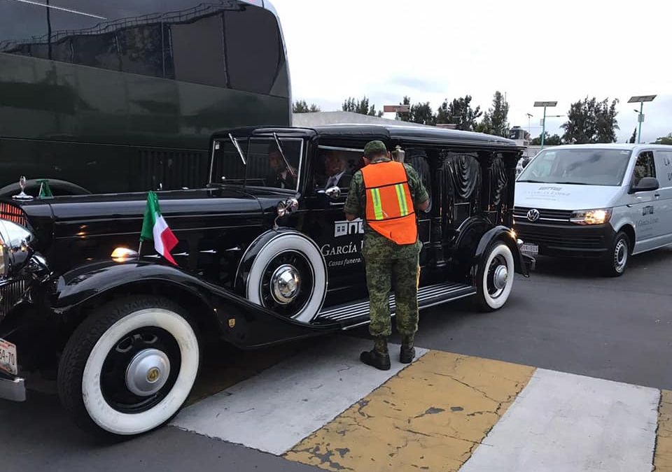 Ya están en México los restos del cantante #JoséJosé,