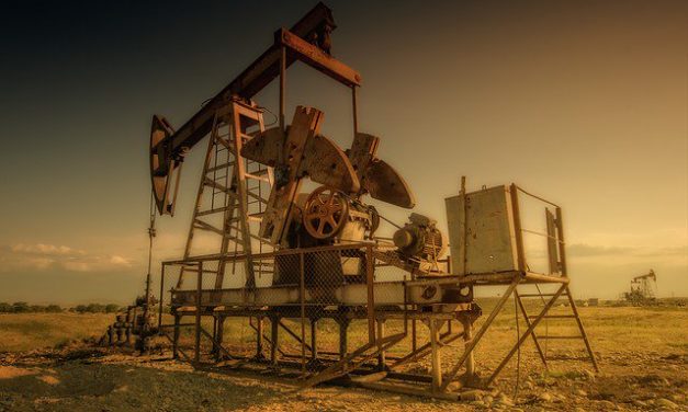 A la baja el precio del Petróleo