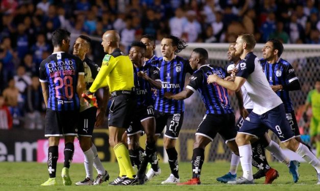 Querétaro aprovecha crisis del Monterrey y lo vence 2-1