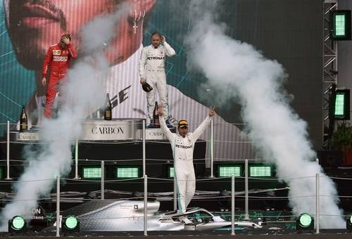 Hamilton gana el GP de México y se acerca a su hexacampeonato