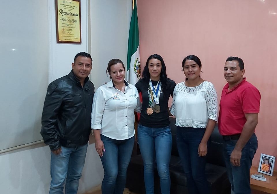 Función boxística amateur femenil «EL GUANTE ROSA» en Jamapa