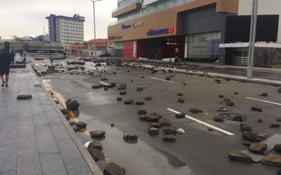 Severos daños sufre el Boulevard costero (VER FOTOS)