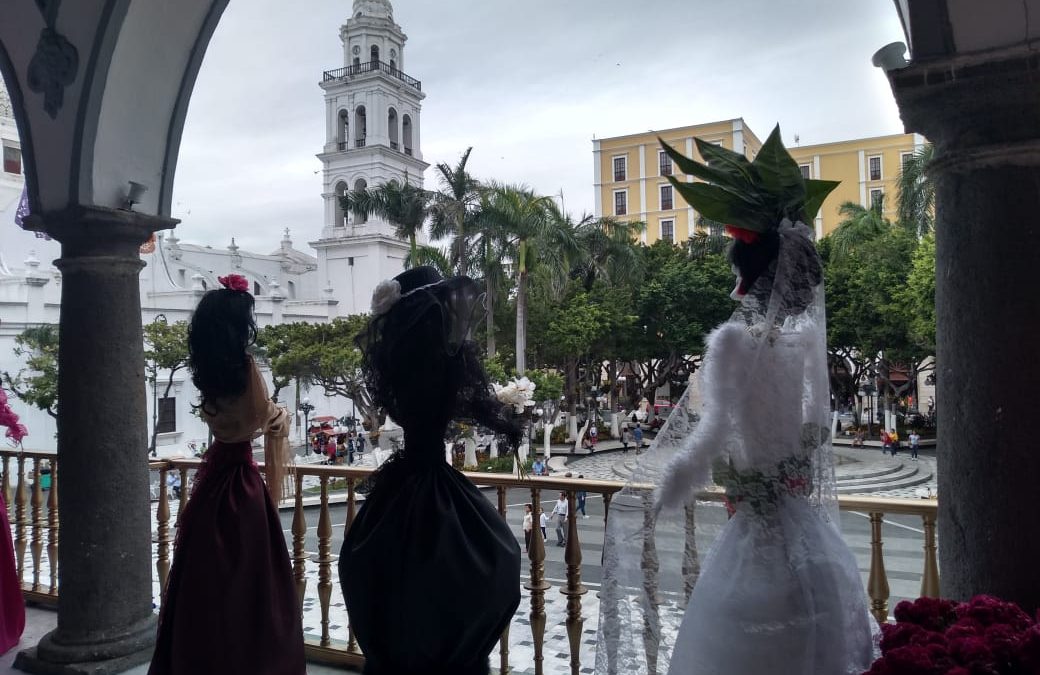 Expo del día de muertos en el balcón de la Palacio Municipal de Veracruz (VER FOTOS)