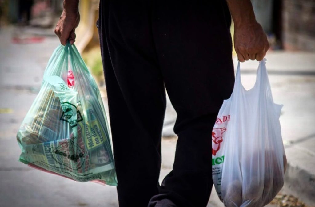 Adiós a las bolsas de plástico en Veracruz; a partir del 1 de enero habrá operativos en comercios