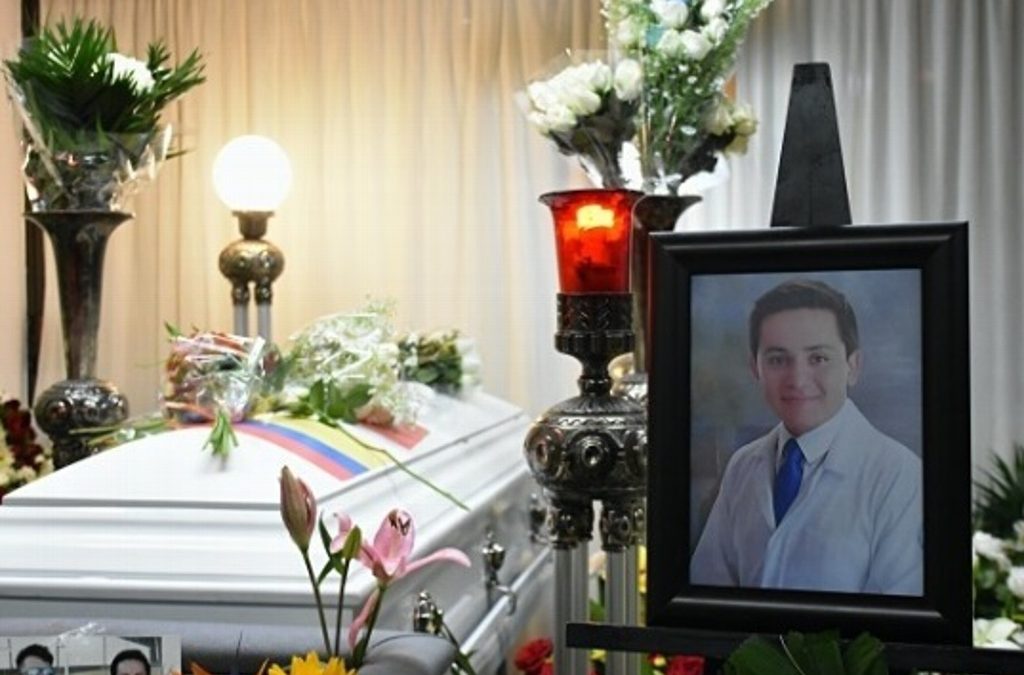 Llegan a Xalapa, Veracruz restos de estudiante asesinado en Puebla