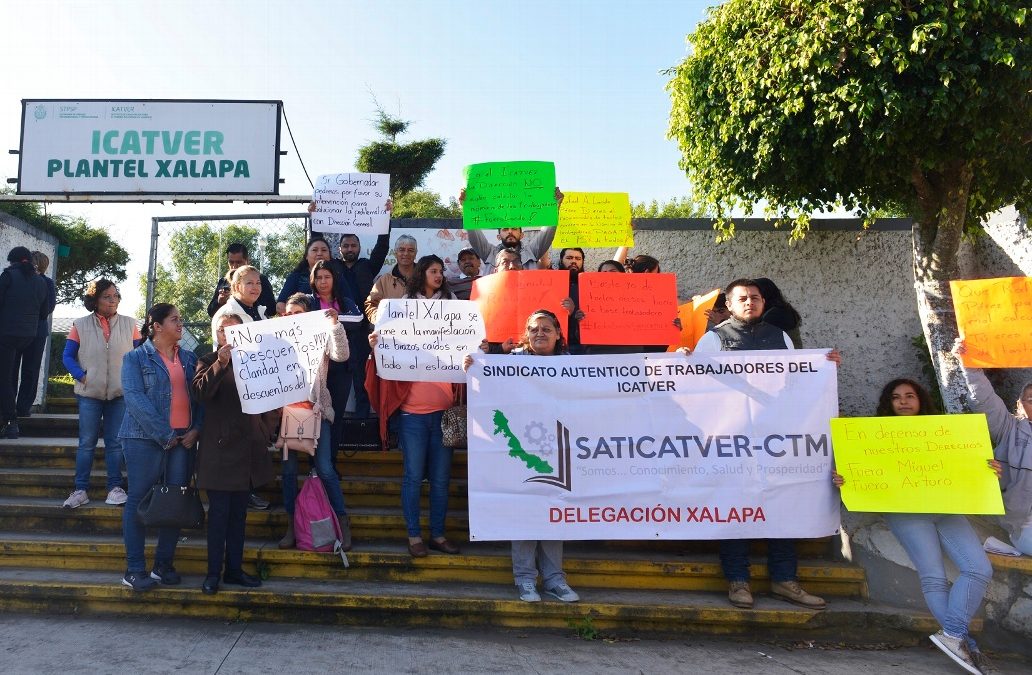 Un paro de brazos caídos en 18 planteles sostienen trabajadores del Icatver