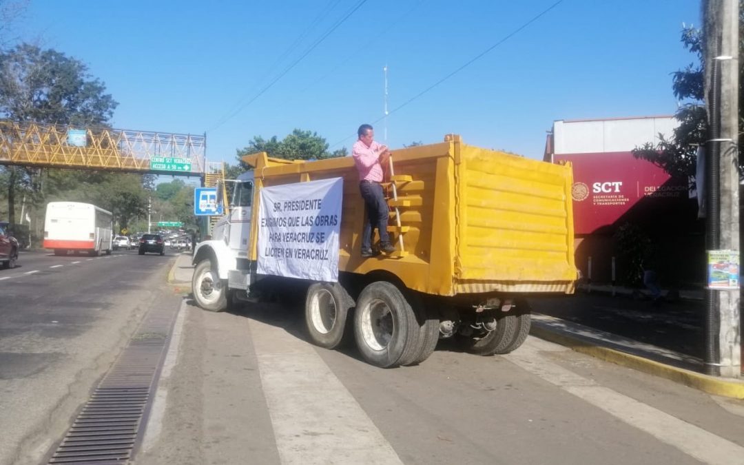 Manifestacion de construtores en Xalapa