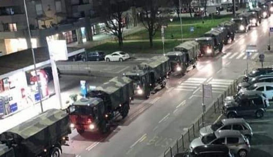 Un ‘convoy de la muerte’ (VIDEO) italiano lleva los ataúdes de Bérgamo para la cremación