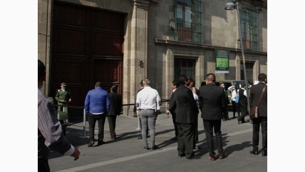 López Obrador se reúne con empresarios en Palacio Nacional