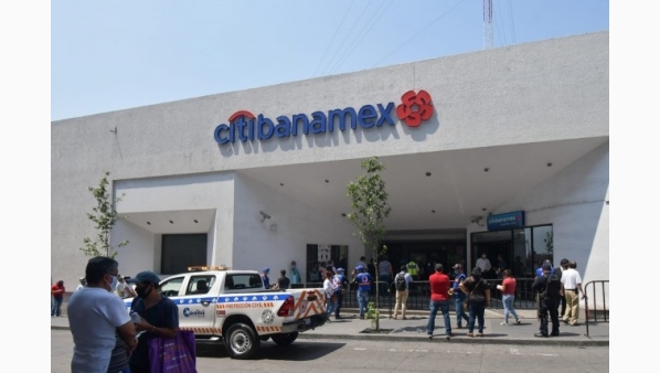Clausuran sucursal de Banamex en Córdoba por no acatar medidas preventivas en emergencia sanitaria