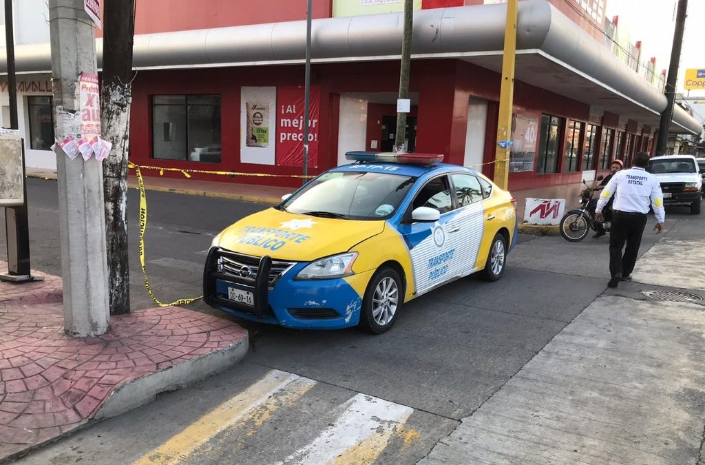 Inician cierres viales en centro de Veracruz por Transporte Público Estatal