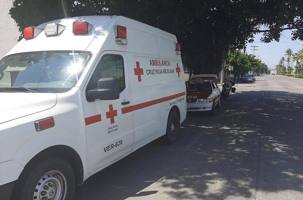 Joven da a luz arriba de un taxi en el centro de Veracruz