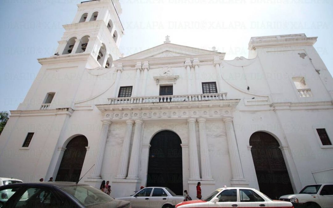 Al cambiar el semáforo epidemiólogico a naranja en la ciudad de Veracruz, la catedral abriría este lunes o martes, dijo el vocero de la diócesis, el padre Víctor Manuel Díaz Mendoza.