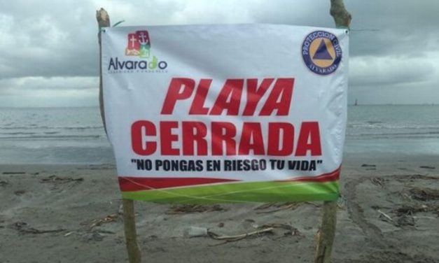 Pese a cierre de playas en Anton Lizardo, turistas llegan a la zona