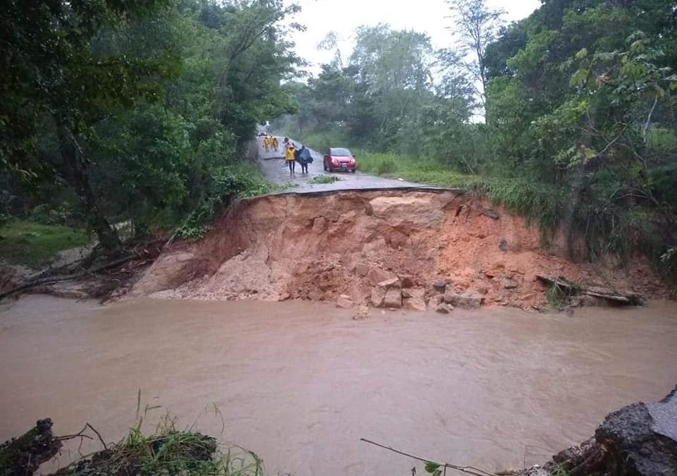 Cayó otro puente, ahora hacia la carretera a El Cerro de Nanchital en Las Choapas