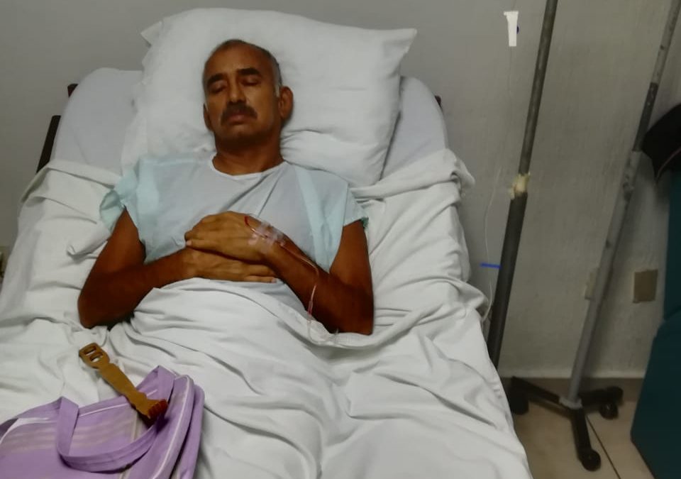 El bastonero real del Carnaval de Veracruz, requiere sangre O positivo para que le hagan una cirugía.