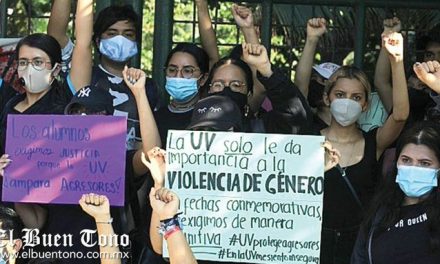 «Expulsión al agresor»; gritan en marcha alumnas y alumnos UV