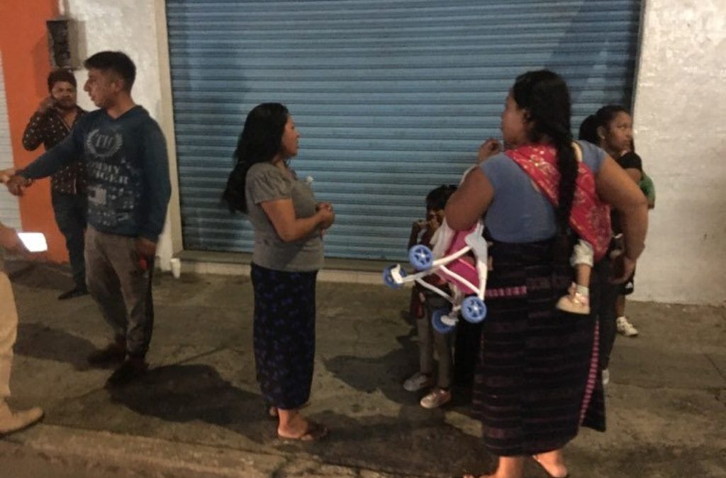 Las personas que viven en la habitación que se incendió la noche del miércoles en Esteban Morales, esquina con Madero, en el centro de Veracruz, perdieron todas sus pertenencias.